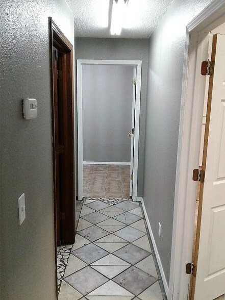 More Photos Of 14401 N Lincoln Blvd, Edmond Warehouse For Lease