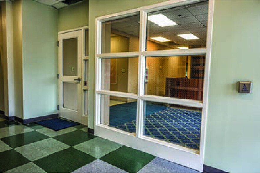 More Photos Of 2349 SW Danville Rd, Decatur Medical For Lease