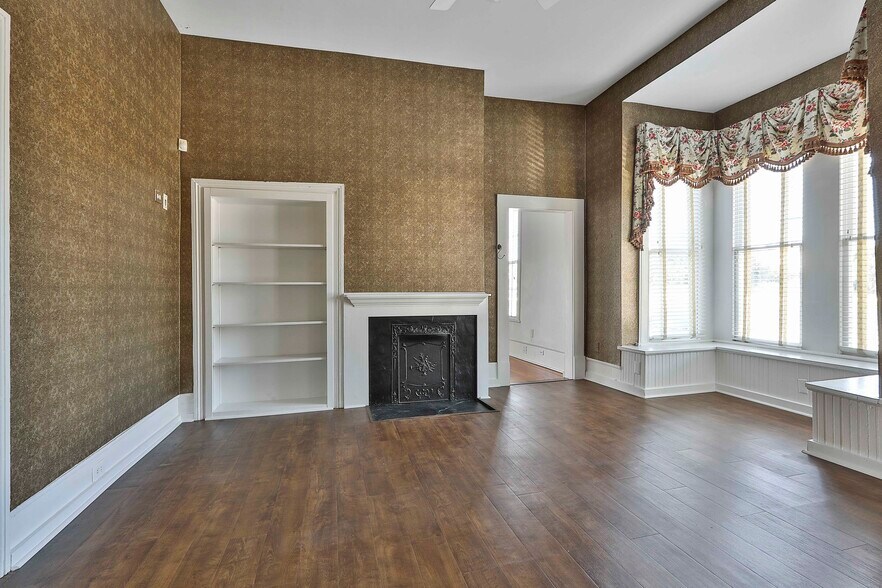 More Photos Of 8 Savannah St, Newnan Office For Lease