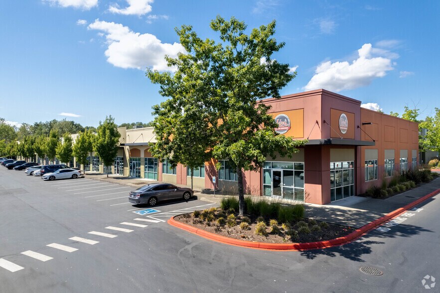 More Photos Of 1000 SW 34th St, Renton Warehouse For Lease