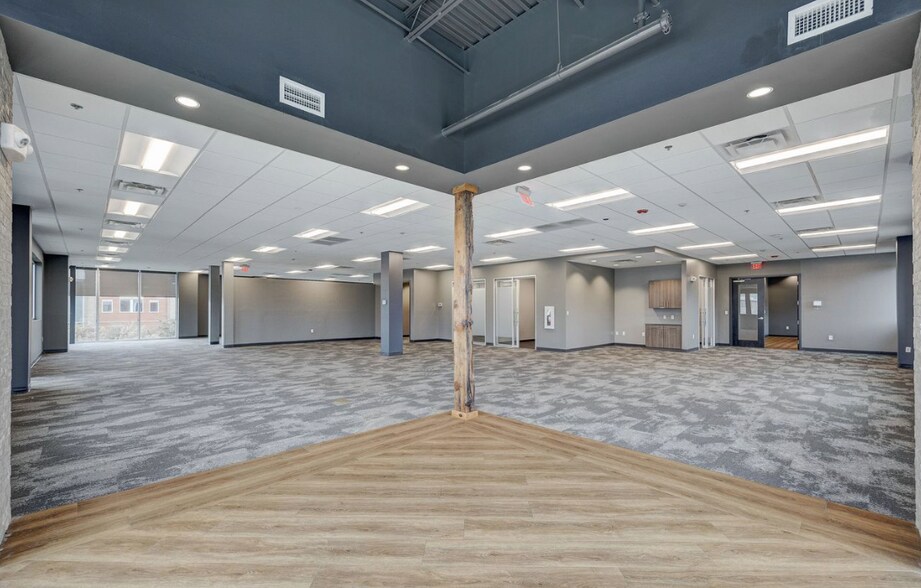 More Photos Of 6740 Rock Spring Rd, Wilmington Office For Lease