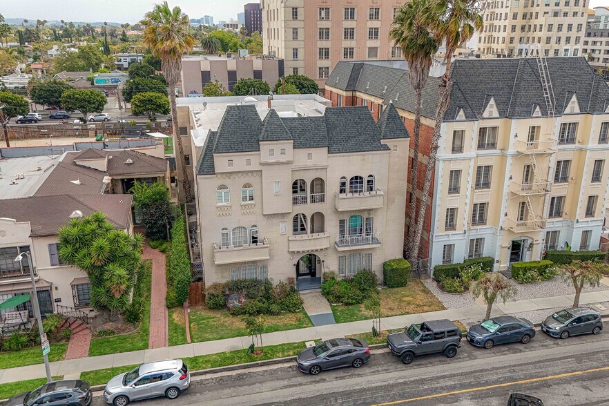 More Photos Of 650 S Detroit St, Los Angeles Apartments For Sale