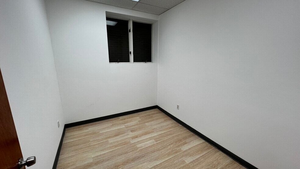 More Photos Of 25 S Broad St, Nazareth Medical For Lease