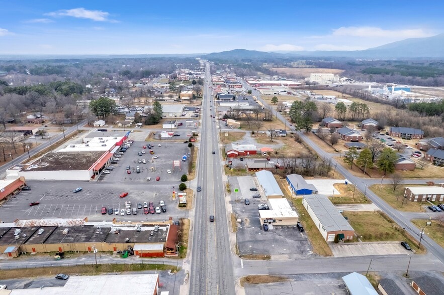 More Photos Of 428 S 3rd Ave, Chatsworth Freestanding For Sale