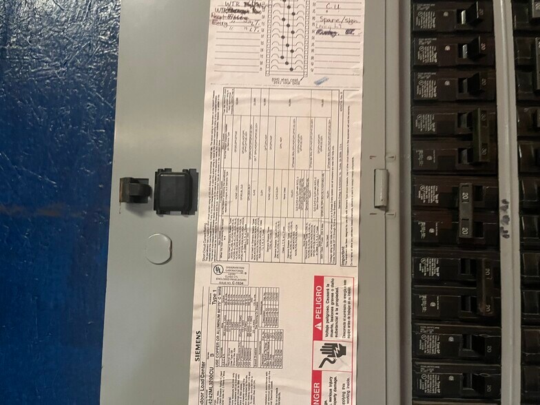 More Photos Of 2009 Jaffa Dr, Saint Cloud Warehouse For Lease