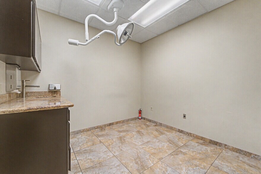 More Photos Of 1166 Live Oak Blvd, Yuba City Medical For Lease