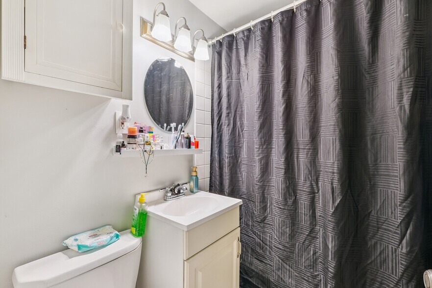 More Photos Of 1271 7th St W, Saint Paul Apartments For Sale