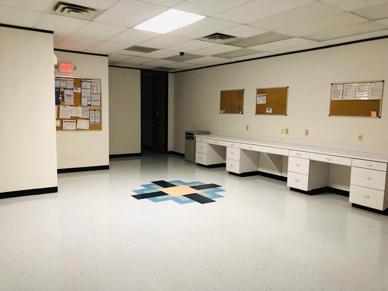 More Photos Of 2105 Jackson St, Houston Office For Lease