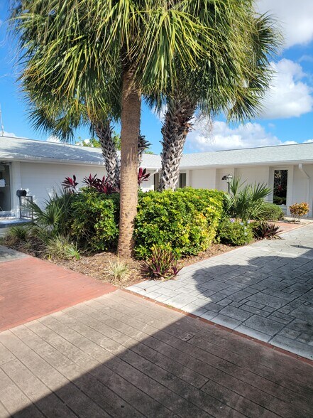 More Photos Of 1601 Rickenbacker Dr, Sun City Center Medical For Lease