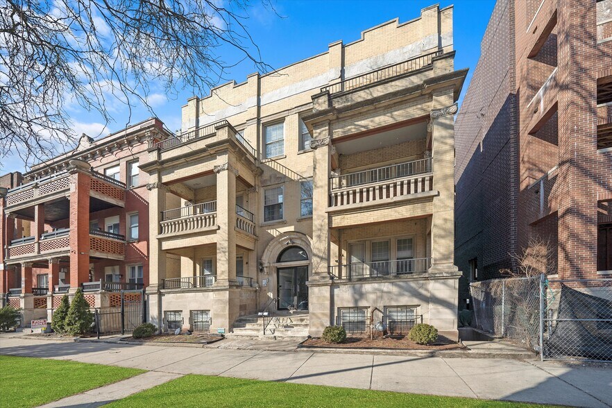Primary Photo Of 4320 S Michigan Ave, Chicago Apartments For Sale