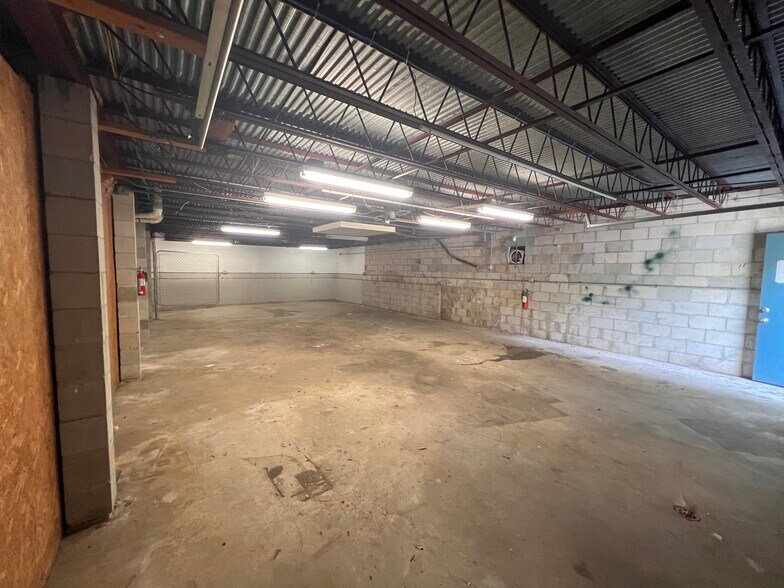 More Photos Of 766 Deltona Blvd, Deltona Flex For Sale