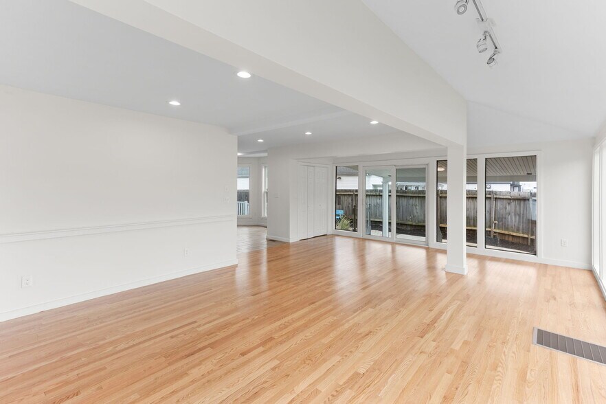More Photos Of 280 Washington St, North Easton Light Distribution For Sale