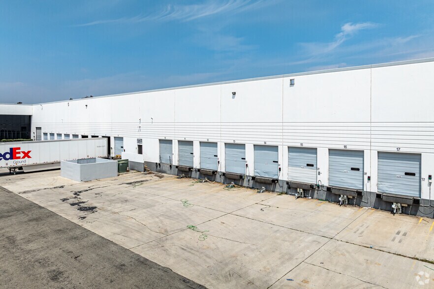 More Photos Of 10660 Acacia St, Rancho Cucamonga Manufacturing For Sale