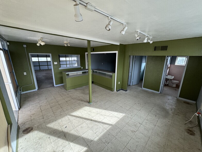 More Photos Of 40843 Highway 41, Oakhurst Auto Repair For Sale