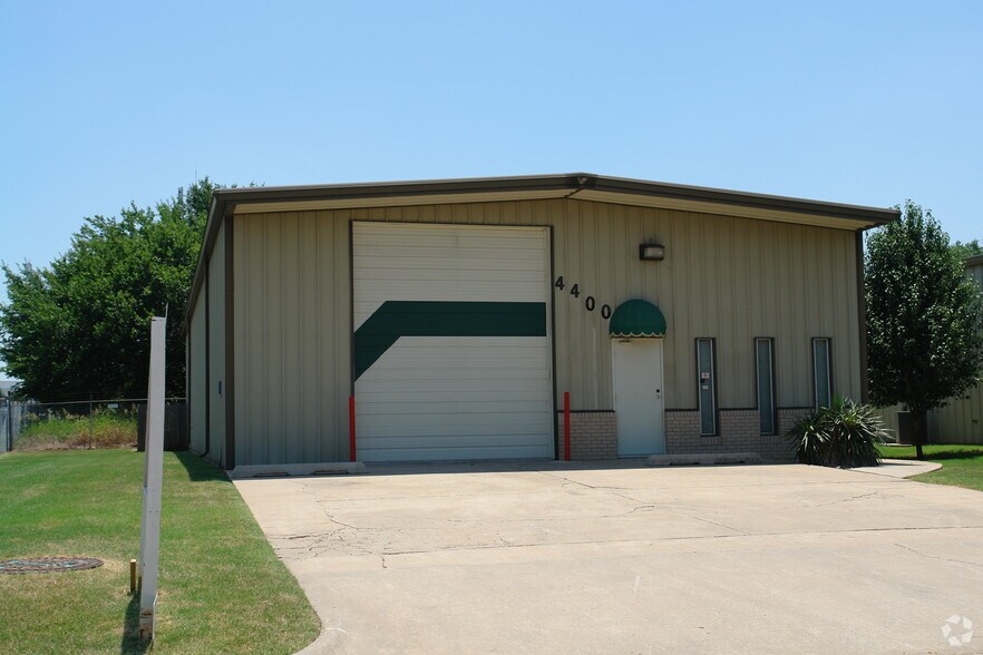 More Photos Of 4400 SW 34th St, Oklahoma City Warehouse For Lease