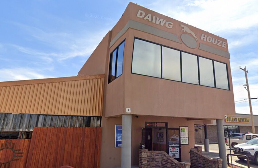Primary Photo Of 1013 W 2nd St, Portales Bar For Sale