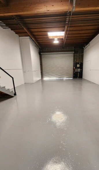 More Photos Of 2057 Goodyear Ave, Ventura Manufacturing For Sale