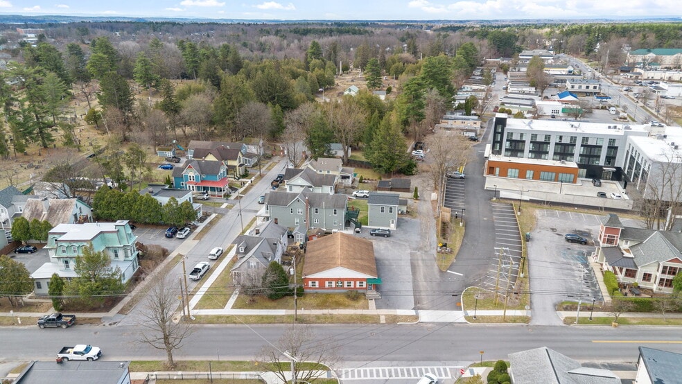 More Photos Of 48 Lincoln Ave, Saratoga Springs Freestanding For Sale