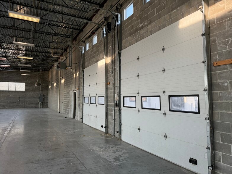More Photos Of 8245 Cody Dr, Lincoln Warehouse For Lease