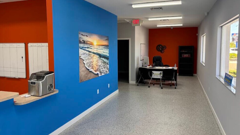 More Photos Of 11170 Summerlin Square Dr, Fort Myers Office For Sale