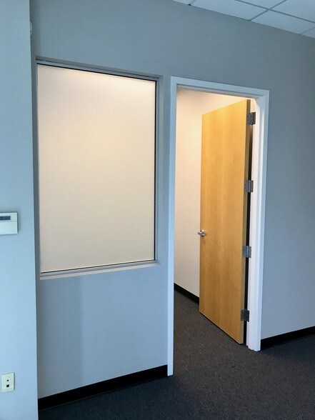 More Photos Of 1959 S Val Vista Dr, Mesa Office For Lease