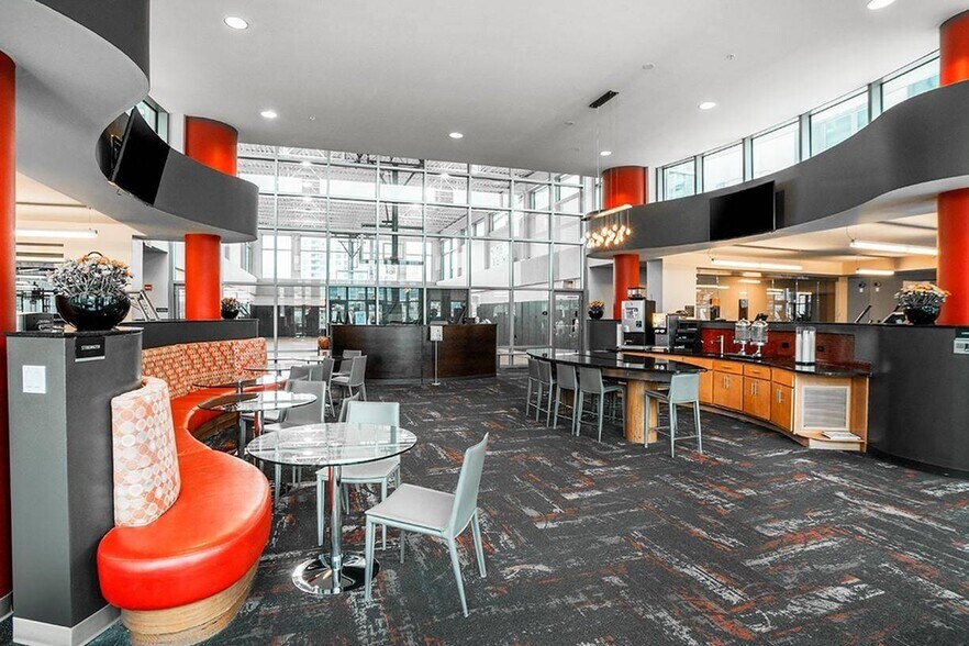 More Photos Of 555 W Kinzie St, Chicago Multifamily For Sale