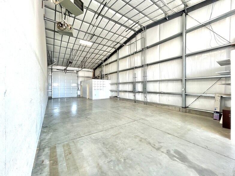 More Photos Of 2728 E 14th N, Ammon Warehouse For Lease