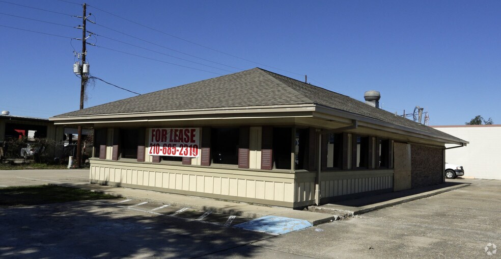 More Photos Of 2302 W Thomas St, Hammond Unknown For Lease