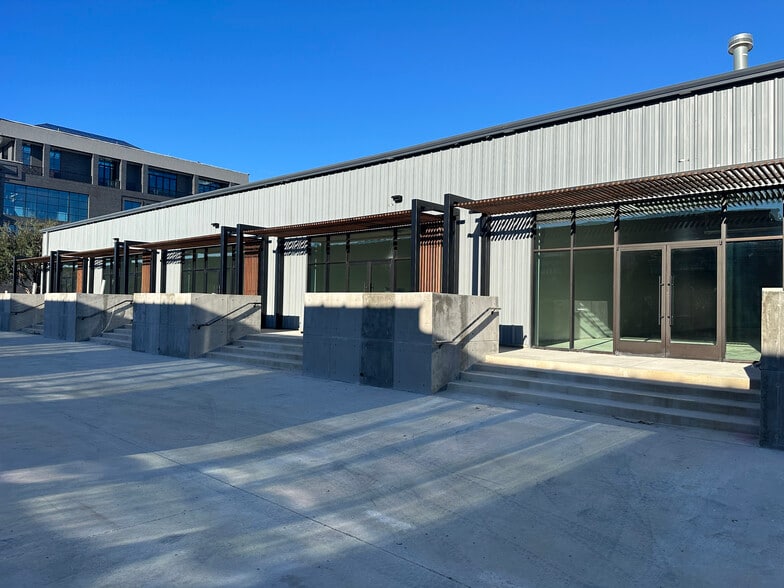 Primary Photo Of 126 Glass St, Dallas Office For Sale