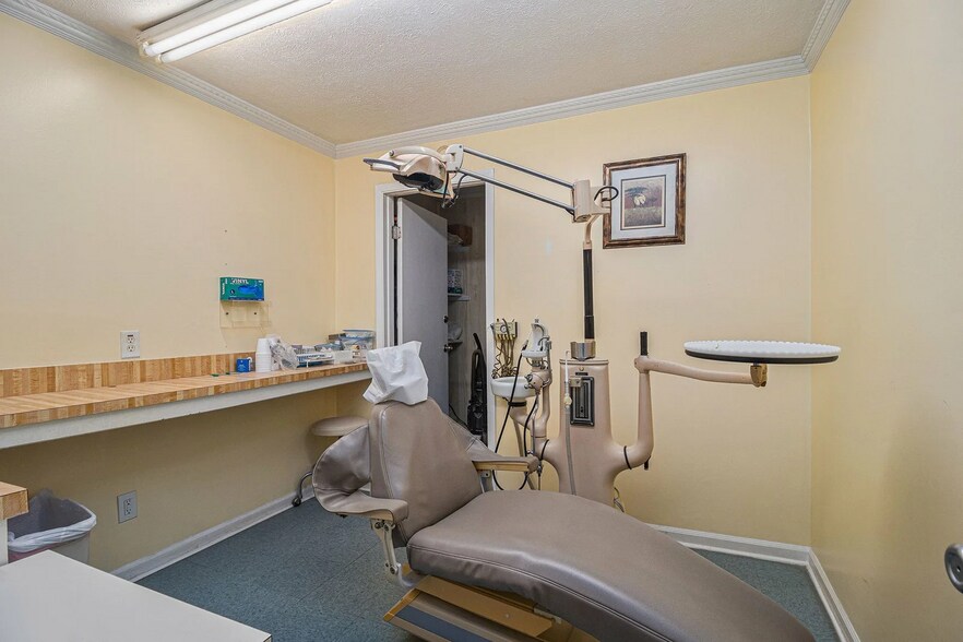 More Photos Of 4537 Covington Hwy, Decatur Medical For Sale