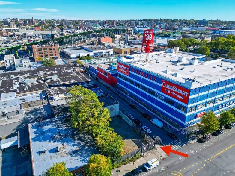 More Photos Of 195 Bush St, Brooklyn Warehouse For Lease