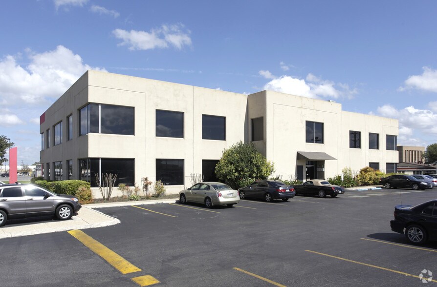 More Photos Of 98 Briggs Ave, San Antonio Unknown For Lease