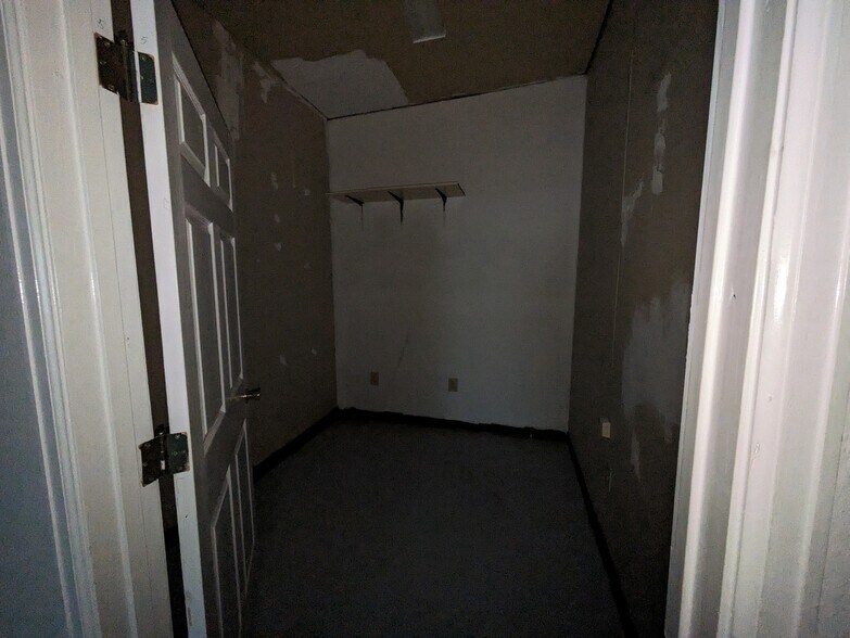 More Photos Of 3014 Gray Hwy, Macon-Bibb Storefront Retail Office For Lease