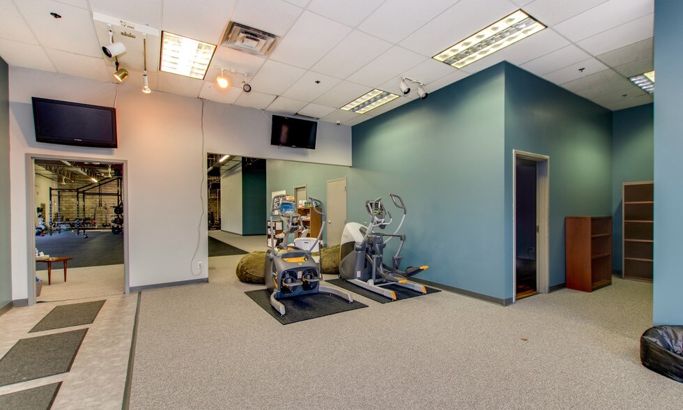 More Photos Of 7201-7245 University Ave NE, Fridley Medical For Lease