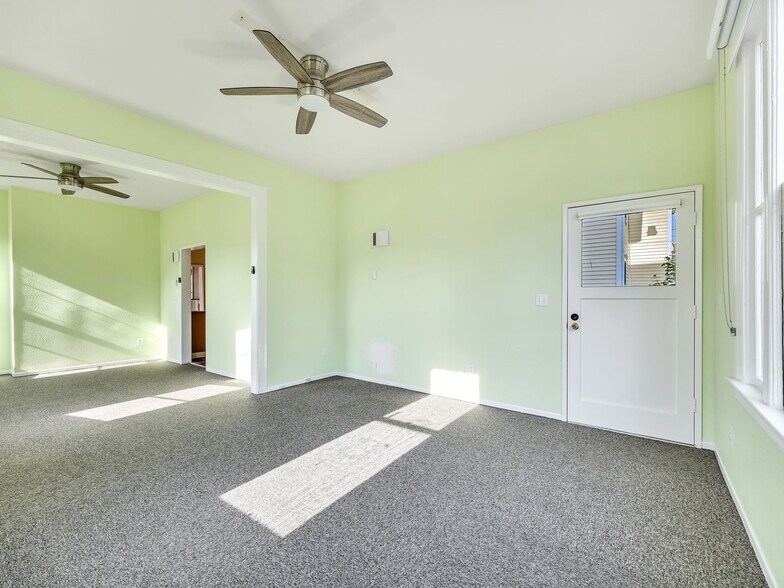 More Photos Of 1178 Franklin Ave, Astoria Office For Sale