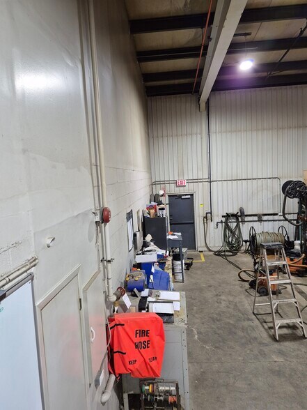 More Photos Of 280 Centre St, Petrolia Manufacturing For Lease