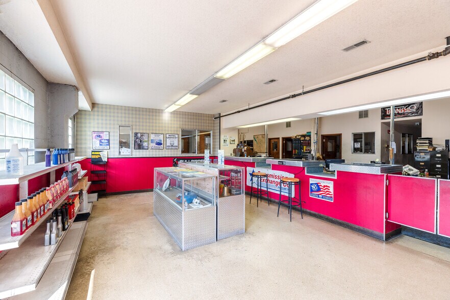 More Photos Of 1803-1831 NE Martin Luther King Jr Blvd, Portland Auto Repair For Sale