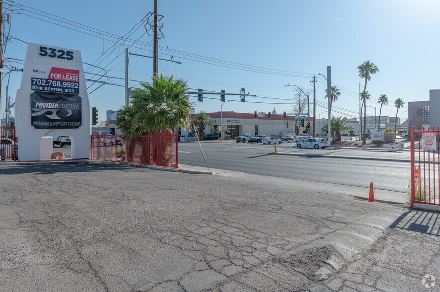 More Photos Of 5325 S Valley View Blvd, Las Vegas Warehouse For Lease