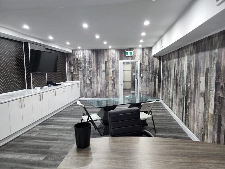 More Photos Of 125-127 Spadina Ave, Toronto Storefront Retail Office For Lease