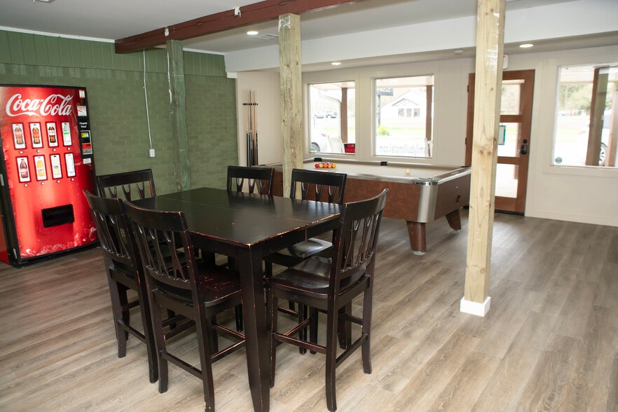 More Photos Of 6199 Highway 165, Columbia Hotel For Sale