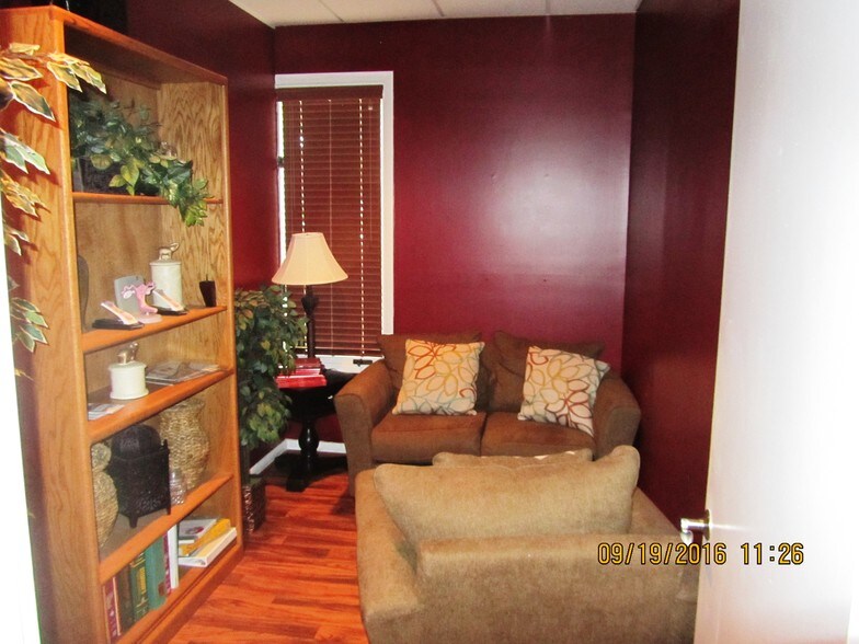 More Photos Of 704 Keystone Ct, Fayetteville Medical For Lease