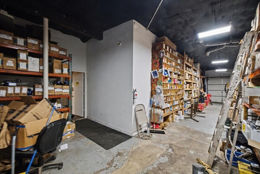 More Photos Of 17 Vreeland St, Lodi Office For Sale