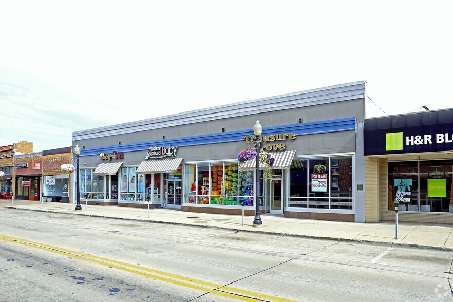More Photos Of 200 W 9 Mile Rd, Ferndale Storefront For Lease