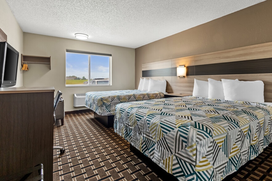 More Photos Of 110 Sodrac Dr, North Sioux City Hotel For Sale