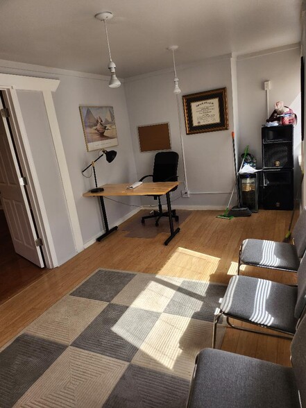 More Photos Of 5301 Harford Rd, Baltimore Office For Sale