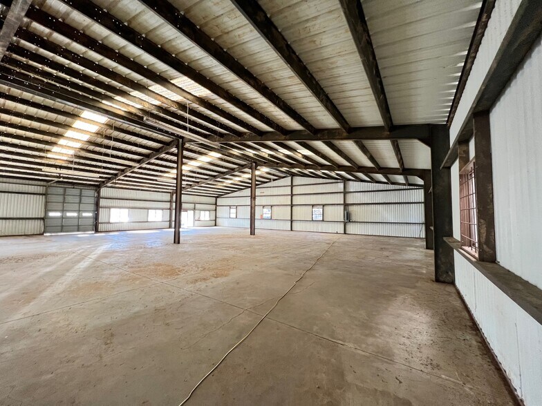 More Photos Of 2440 E Highway 377, Granbury Light Distribution For Sale