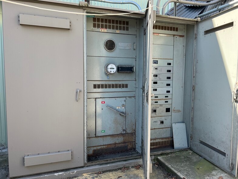 More Photos Of 4800 Bissell Ave, Richmond Manufacturing For Sale