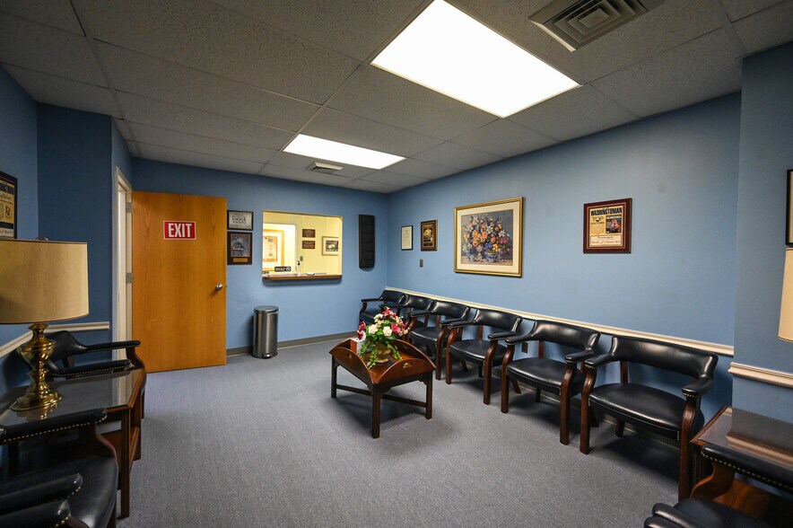 More Photos Of 3301 Woodburn Rd, Annandale Medical For Sale