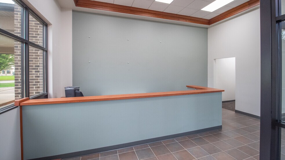 More Photos Of 7389 Airport View Dr SW, Rochester Office For Lease