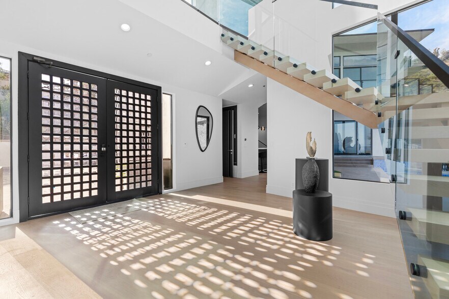 More Photos Of 6380 Meadows Ct, Malibu Rehabilitation Center For Lease